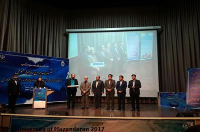  وزیر علوم، تحقیقات و فناوری از مدیر روابط عمومی دانشگاه مازندران تجلیل کرد