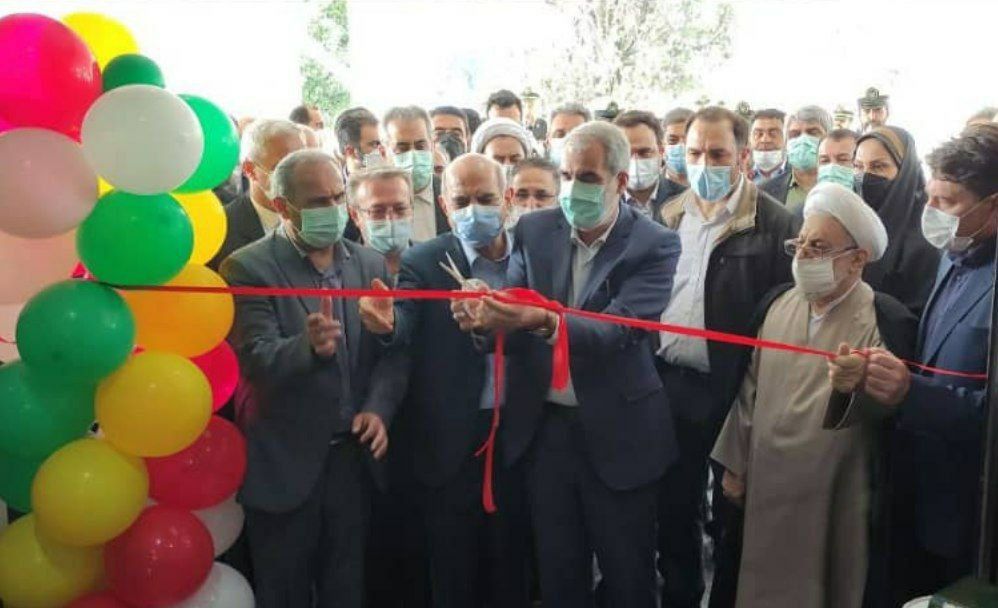 با حضور وزیر آموزش و پرورش، رئیس جامعه خیرین مدرسه‌ساز کشور و مدیران استان؛  دبیرستان ۱۲ کلاسه طبرستان (مصلی‌نژاد) نوشهر افتتاح شد