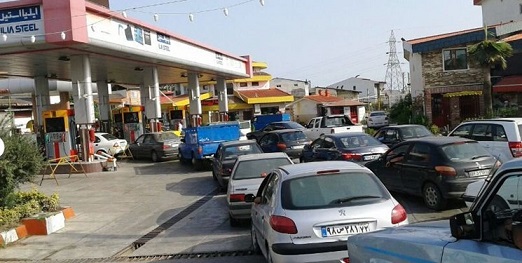 صف‌های طولانی مقابل پمپ بنزین‌های مازندران