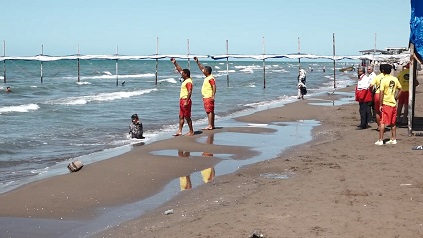 نجات هزار و ۱۰۰ نفر از غرق‌ شدن در دریای مازندران