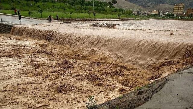 سد ذوات زیر آب رفت / بروز خسارت سیل به چند روستا در چالوس