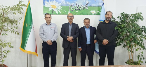 دیدار مشاور وزیر نیرو در امور ایثارگران با مادر و همسران شهدای نیروگاه نکا 
